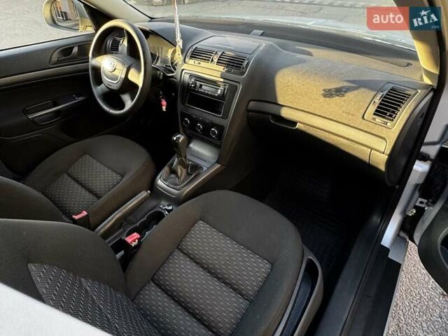 Серый Шкода Октавия, объемом двигателя 1.4 л и пробегом 220 тыс. км за 7300 $, фото 15 на Automoto.ua