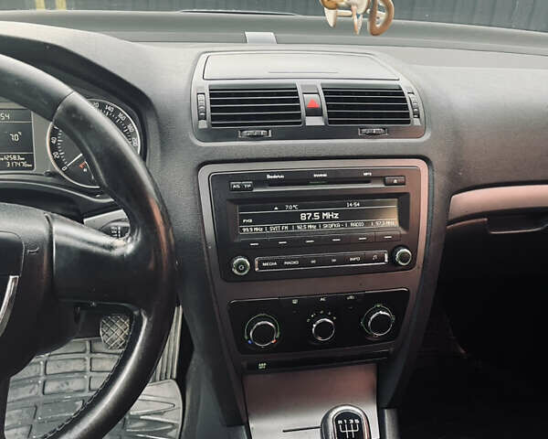 Сірий Шкода Октавія, об'ємом двигуна 1.6 л та пробігом 317 тис. км за 8499 $, фото 3 на Automoto.ua