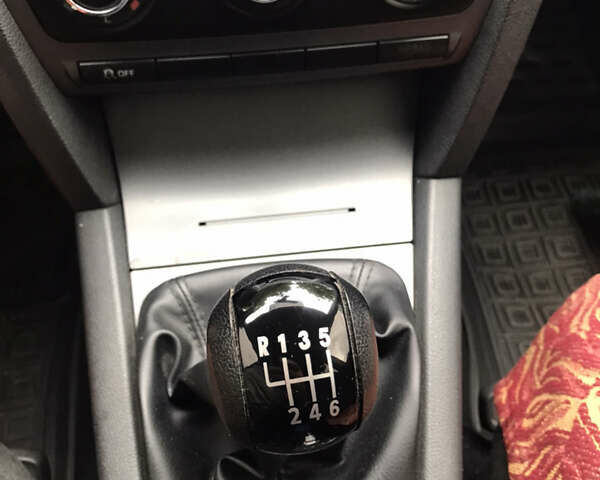 Сірий Шкода Октавія, об'ємом двигуна 1.2 л та пробігом 269 тис. км за 7500 $, фото 6 на Automoto.ua