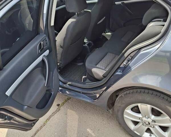 Серый Шкода Октавия, объемом двигателя 1.6 л и пробегом 142 тыс. км за 8300 $, фото 7 на Automoto.ua