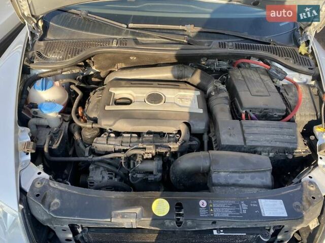 Серый Шкода Октавия, объемом двигателя 1.8 л и пробегом 197 тыс. км за 9000 $, фото 3 на Automoto.ua