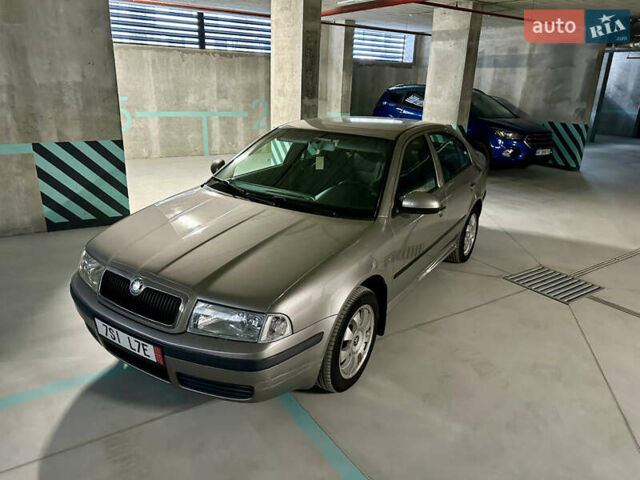 Сірий Шкода Октавія, об'ємом двигуна 1.6 л та пробігом 200 тис. км за 6900 $, фото 3 на Automoto.ua