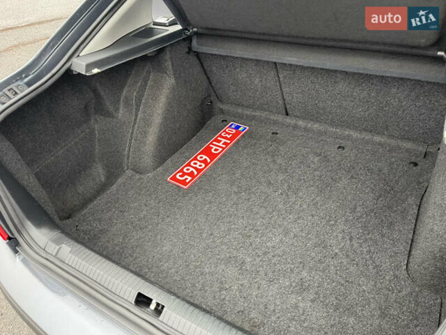 Серый Шкода Октавия, объемом двигателя 1.6 л и пробегом 150 тыс. км за 7500 $, фото 77 на Automoto.ua