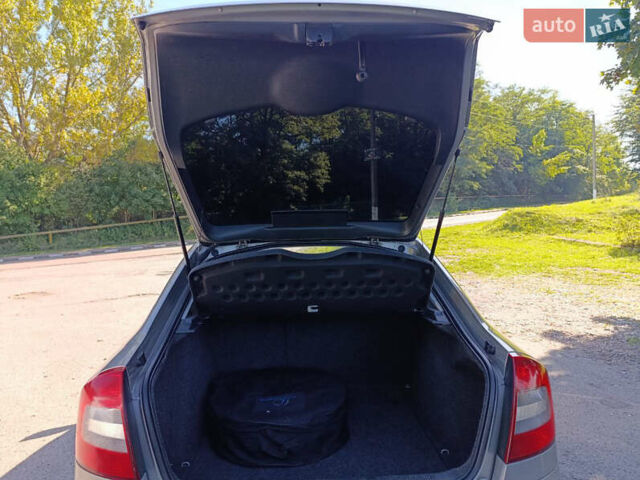 Сірий Шкода Октавія, об'ємом двигуна 1.6 л та пробігом 265 тис. км за 7100 $, фото 18 на Automoto.ua