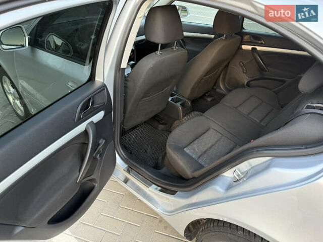 Серый Шкода Октавия, объемом двигателя 1.6 л и пробегом 262 тыс. км за 7600 $, фото 6 на Automoto.ua