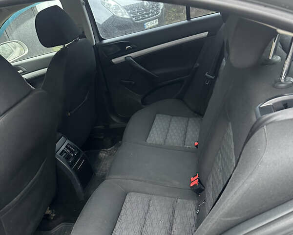 Серый Шкода Октавия, объемом двигателя 1.6 л и пробегом 290 тыс. км за 6600 $, фото 3 на Automoto.ua