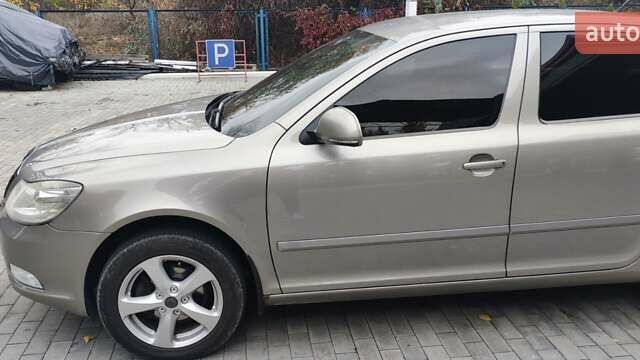 Серый Шкода Октавия, объемом двигателя 1.8 л и пробегом 212 тыс. км за 8700 $, фото 5 на Automoto.ua