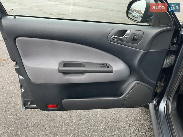 Серый Шкода Октавия, объемом двигателя 1.6 л и пробегом 150 тыс. км за 7500 $, фото 49 на Automoto.ua