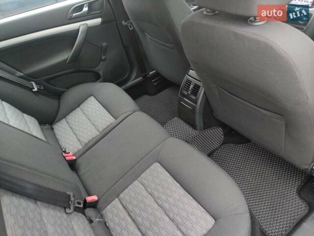 Серый Шкода Октавия, объемом двигателя 1.6 л и пробегом 270 тыс. км за 8500 $, фото 9 на Automoto.ua