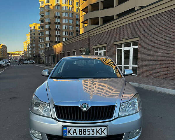 Серый Шкода Октавия, объемом двигателя 1.8 л и пробегом 245 тыс. км за 7000 $, фото 1 на Automoto.ua