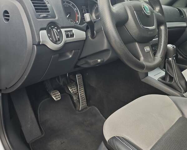 Сірий Шкода Октавія, об'ємом двигуна 1.98 л та пробігом 180 тис. км за 12888 $, фото 18 на Automoto.ua
