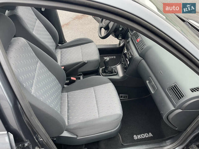 Сірий Шкода Октавія, об'ємом двигуна 1.6 л та пробігом 150 тис. км за 7500 $, фото 60 на Automoto.ua