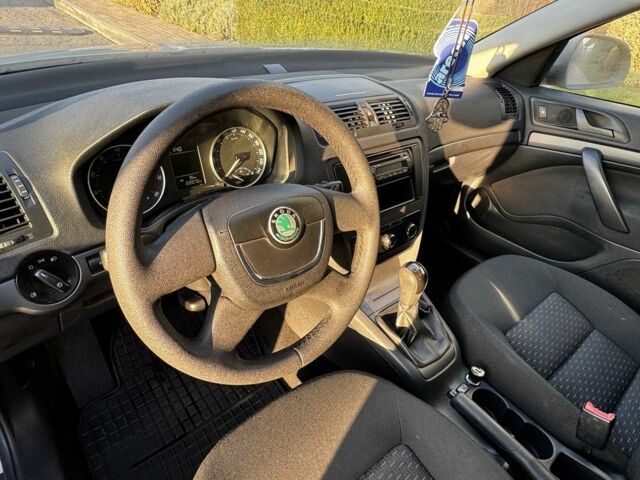 Сірий Шкода Октавія, об'ємом двигуна 1.4 л та пробігом 220 тис. км за 7300 $, фото 4 на Automoto.ua