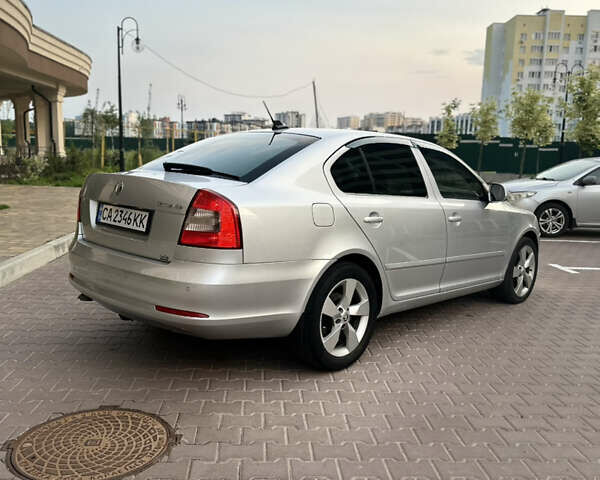 Серый Шкода Октавия, объемом двигателя 1.97 л и пробегом 322 тыс. км за 8200 $, фото 3 на Automoto.ua