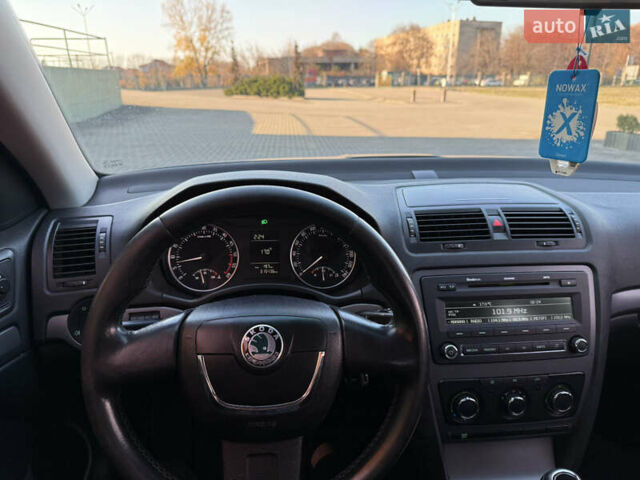 Серый Шкода Октавия, объемом двигателя 1.6 л и пробегом 315 тыс. км за 7800 $, фото 18 на Automoto.ua