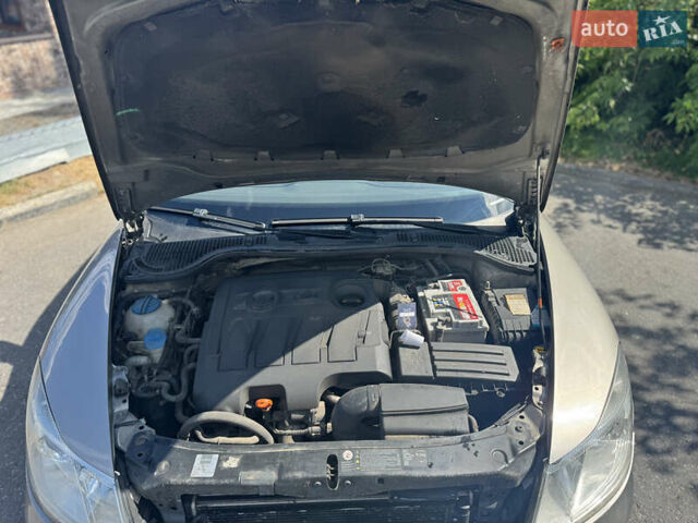 Сірий Шкода Октавія, об'ємом двигуна 1.6 л та пробігом 361 тис. км за 6100 $, фото 6 на Automoto.ua