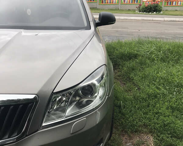 Сірий Шкода Октавія, об'ємом двигуна 1.2 л та пробігом 269 тис. км за 7500 $, фото 3 на Automoto.ua