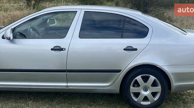 Серый Шкода Октавия, объемом двигателя 1.6 л и пробегом 249 тыс. км за 6200 $, фото 2 на Automoto.ua