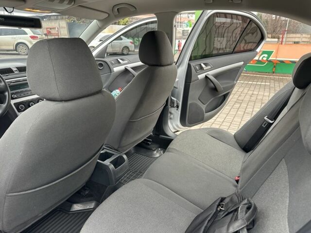 Серый Шкода Октавия, объемом двигателя 1.6 л и пробегом 178 тыс. км за 8700 $, фото 15 на Automoto.ua