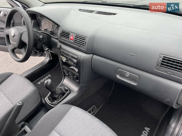 Серый Шкода Октавия, объемом двигателя 1.6 л и пробегом 150 тыс. км за 7500 $, фото 56 на Automoto.ua