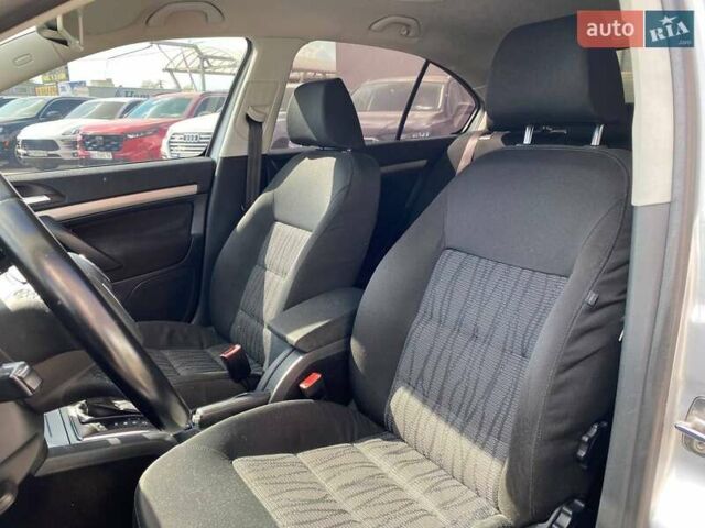 Серый Шкода Октавия, объемом двигателя 1.8 л и пробегом 251 тыс. км за 8000 $, фото 19 на Automoto.ua