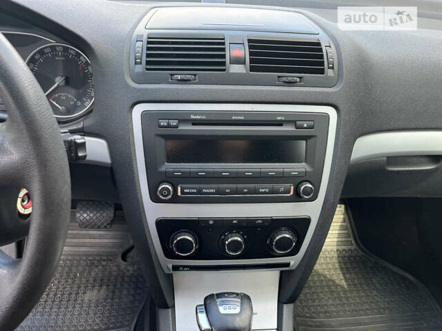 Сірий Шкода Октавія, об'ємом двигуна 1.8 л та пробігом 140 тис. км за 7500 $, фото 11 на Automoto.ua