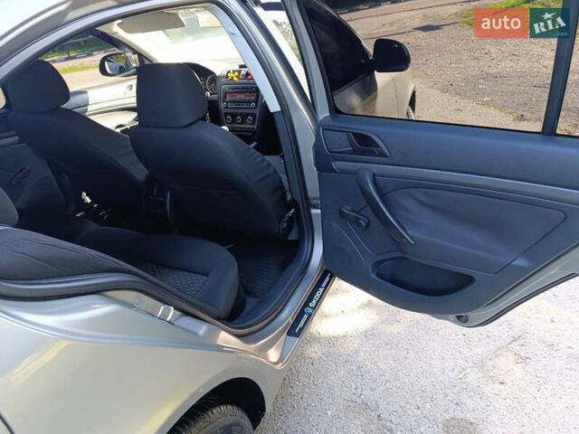 Сірий Шкода Октавія, об'ємом двигуна 1.6 л та пробігом 265 тис. км за 7100 $, фото 16 на Automoto.ua