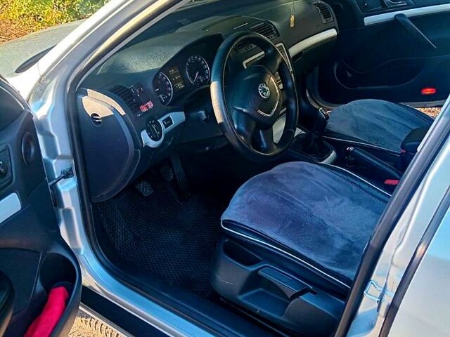 Серый Шкода Октавия, объемом двигателя 1.9 л и пробегом 100 тыс. км за 8300 $, фото 1 на Automoto.ua