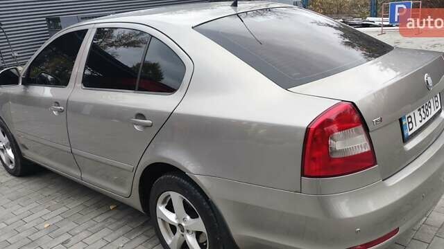 Серый Шкода Октавия, объемом двигателя 1.8 л и пробегом 212 тыс. км за 8700 $, фото 2 на Automoto.ua