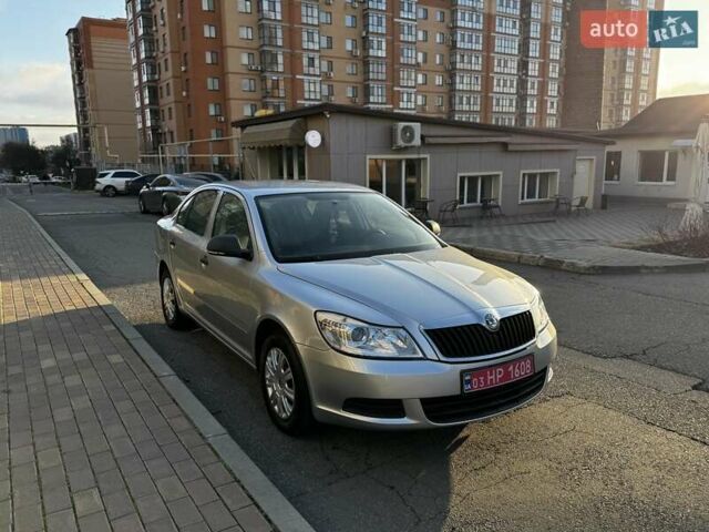 Серый Шкода Октавия, объемом двигателя 1.4 л и пробегом 220 тыс. км за 7300 $, фото 3 на Automoto.ua