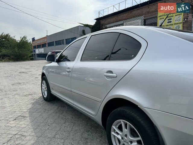 Сірий Шкода Октавія, об'ємом двигуна 1.8 л та пробігом 259 тис. км за 7500 $, фото 27 на Automoto.ua