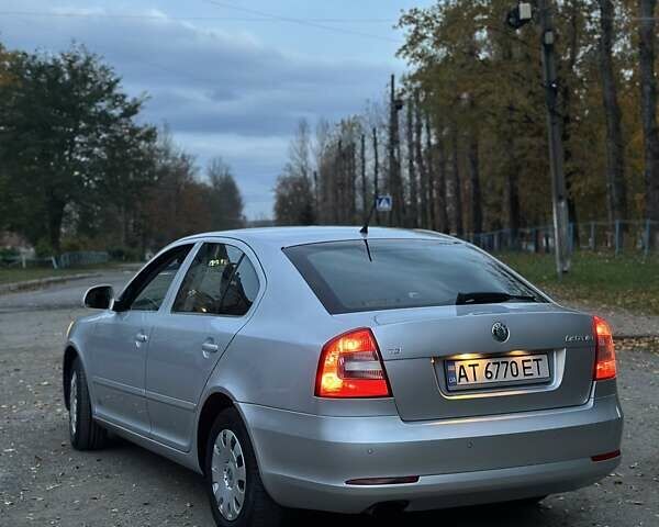 Шкода Октавия 2011 в Надворной на Automoto.ua Серый Шкода Октавия, объемом двигателя 1.6 л и пробегом 202 тыс. км за 6950 $, фото 38 на Automoto.ua