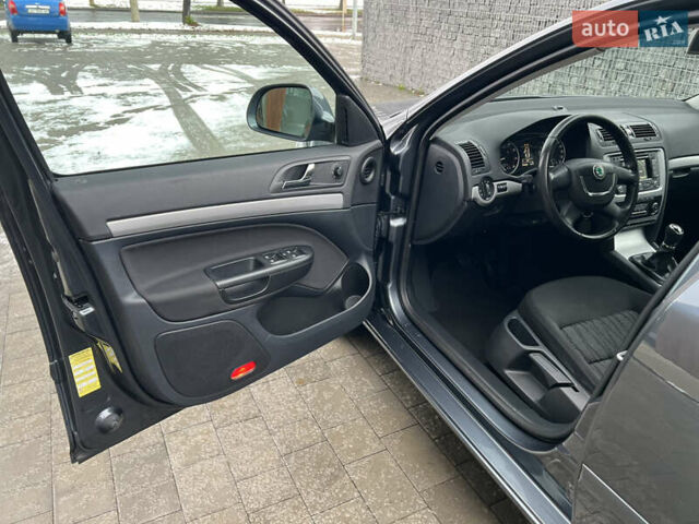 Серый Шкода Октавия, объемом двигателя 1.8 л и пробегом 212 тыс. км за 9333 $, фото 21 на Automoto.ua