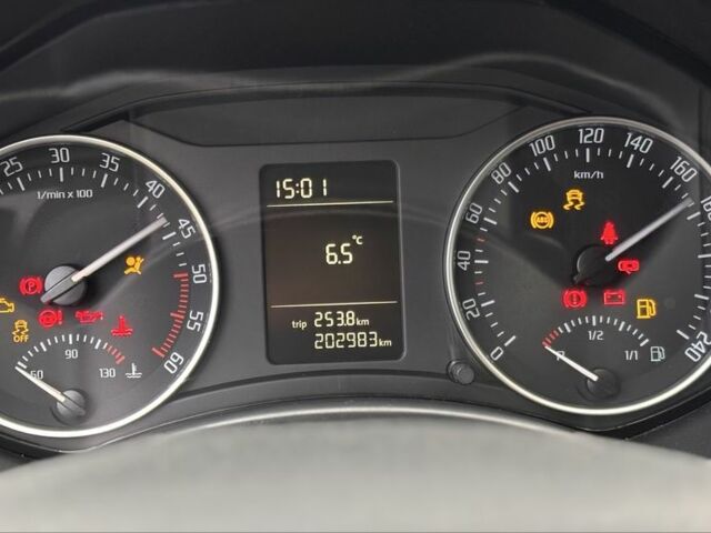 Серый Шкода Октавия, объемом двигателя 1.6 л и пробегом 202 тыс. км за 7700 $, фото 5 на Automoto.ua