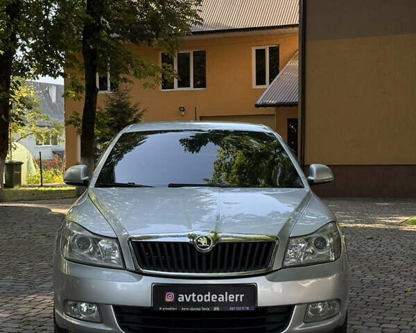 Сірий Шкода Октавія, об'ємом двигуна 2 л та пробігом 254 тис. км за 8400 $, фото 2 на Automoto.ua