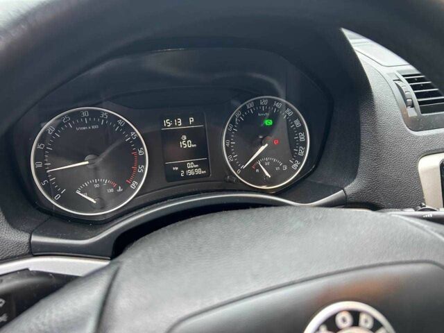 Сірий Шкода Октавія, об'ємом двигуна 2 л та пробігом 219 тис. км за 8900 $, фото 6 на Automoto.ua