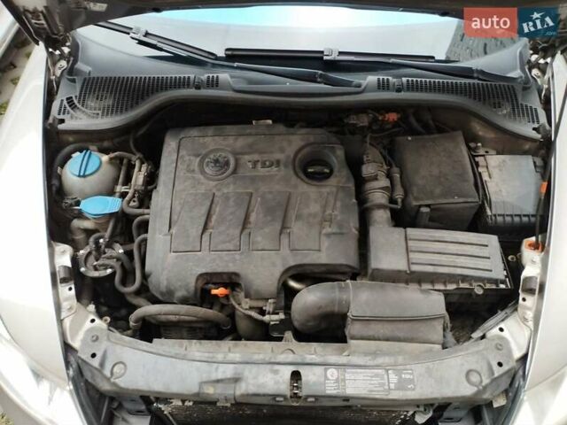 Сірий Шкода Октавія, об'ємом двигуна 1.6 л та пробігом 398 тис. км за 6950 $, фото 10 на Automoto.ua