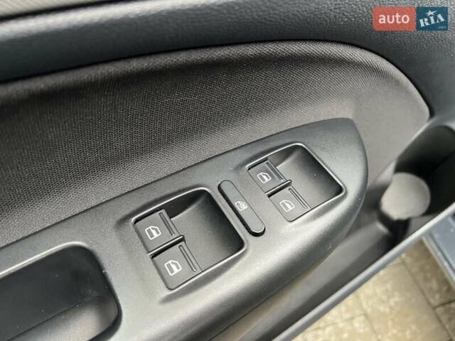 Серый Шкода Октавия, объемом двигателя 1.8 л и пробегом 212 тыс. км за 9333 $, фото 24 на Automoto.ua