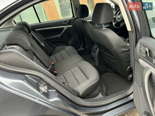 Серый Шкода Октавия, объемом двигателя 1.8 л и пробегом 212 тыс. км за 9333 $, фото 40 на Automoto.ua