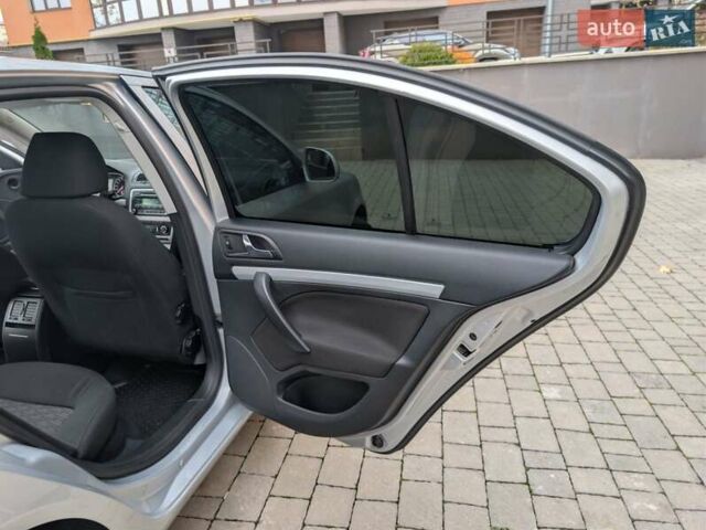 Серый Шкода Октавия, объемом двигателя 1.6 л и пробегом 306 тыс. км за 7850 $, фото 36 на Automoto.ua