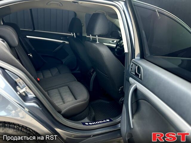 Серый Шкода Октавия, объемом двигателя 1.6 л и пробегом 157 тыс. км за 8800 $, фото 8 на Automoto.ua