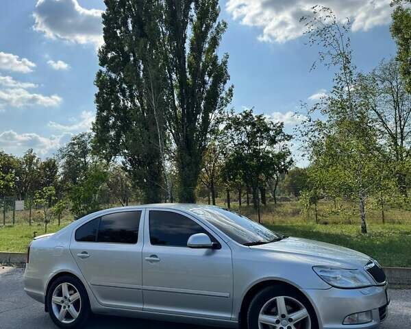 Сірий Шкода Октавія, об'ємом двигуна 1.8 л та пробігом 221 тис. км за 8000 $, фото 27 на Automoto.ua