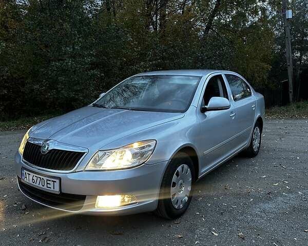 Шкода Октавия 2011 в Надворной на Automoto.ua Серый Шкода Октавия, объемом двигателя 1.6 л и пробегом 202 тыс. км за 6950 $, фото 8 на Automoto.ua