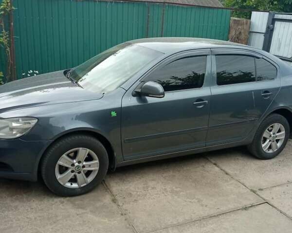 Шкода Октавія 2011 у Глухове на Automoto.ua Сірий Шкода Октавія, об'ємом двигуна 1.6 л та пробігом 270 тис. км за 8000 $, фото 2 на Automoto.ua