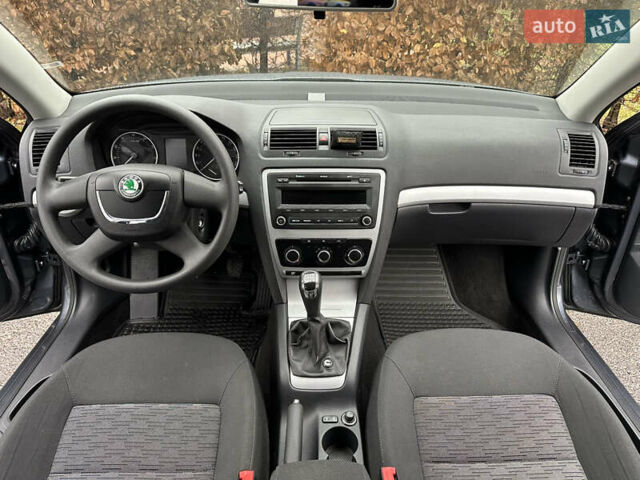 Серый Шкода Октавия, объемом двигателя 1.8 л и пробегом 140 тыс. км за 9500 $, фото 13 на Automoto.ua