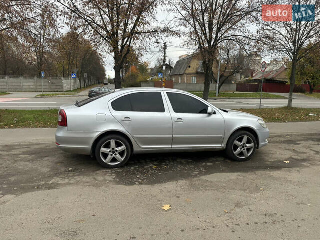 Серый Шкода Октавия, объемом двигателя 1.6 л и пробегом 255 тыс. км за 6600 $, фото 1 на Automoto.ua