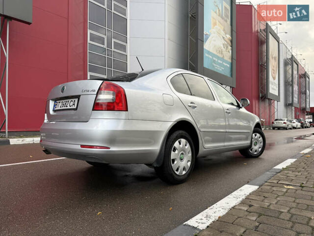 Шкода Октавия 2011 в Киеве на Automoto.ua Серый Шкода Октавия, объемом двигателя 1.8 л и пробегом 190 тыс. км за 7200 $, фото 11 на Automoto.ua