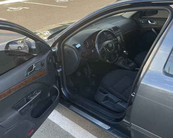 Серый Шкода Октавия, объемом двигателя 1.8 л и пробегом 283 тыс. км за 7400 $, фото 14 на Automoto.ua