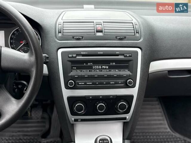 Серый Шкода Октавия, объемом двигателя 1.6 л и пробегом 77 тыс. км за 10900 $, фото 39 на Automoto.ua