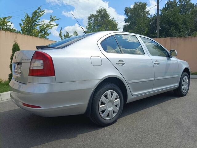 Шкода Октавия 2011 в Борисполе на Automoto.ua Серый Шкода Октавия, объемом двигателя 1.6 л и пробегом 385 тыс. км за 6400 $, фото 10 на Automoto.ua